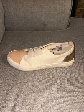 Serra size 10 women’s shoes